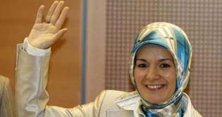 First headscarved woman in a Belgian Assembly takes oath